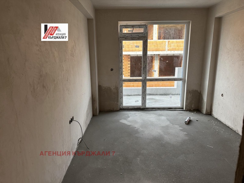 Продава  3-стаен град Кърджали , Възрожденци , 96 кв.м | 15210236 - изображение [9]