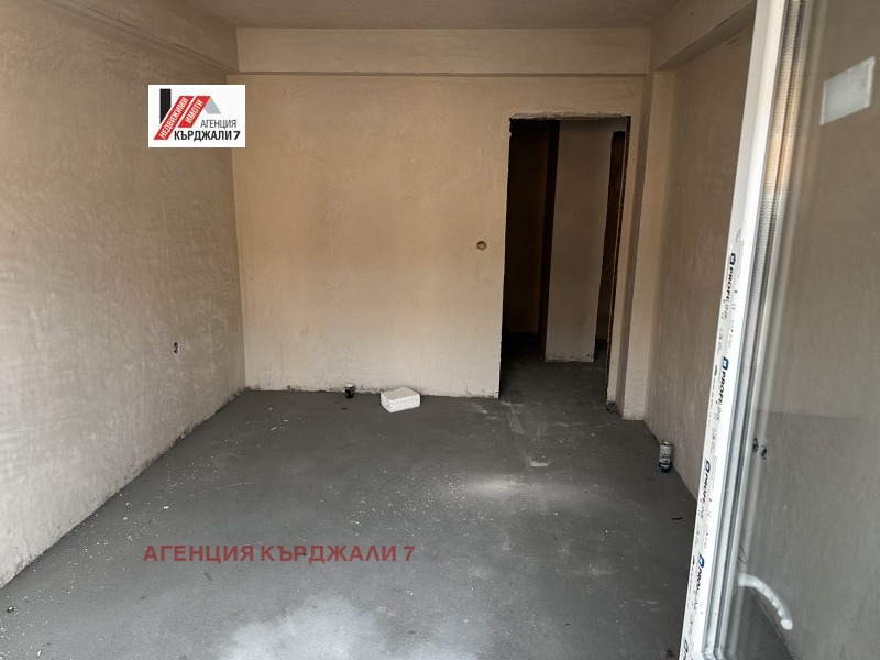 Продава  3-стаен град Кърджали , Възрожденци , 96 кв.м | 15210236