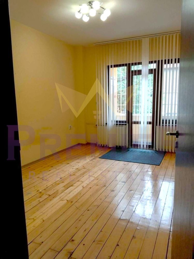 For Sale  3+ bedroom Sofia , Tsentar , 120 sq.m | 71997266