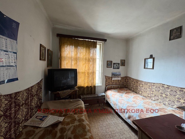 Продава КЪЩА, гр. Угърчин, област Ловеч, снимка 5 - Къщи - 53896667