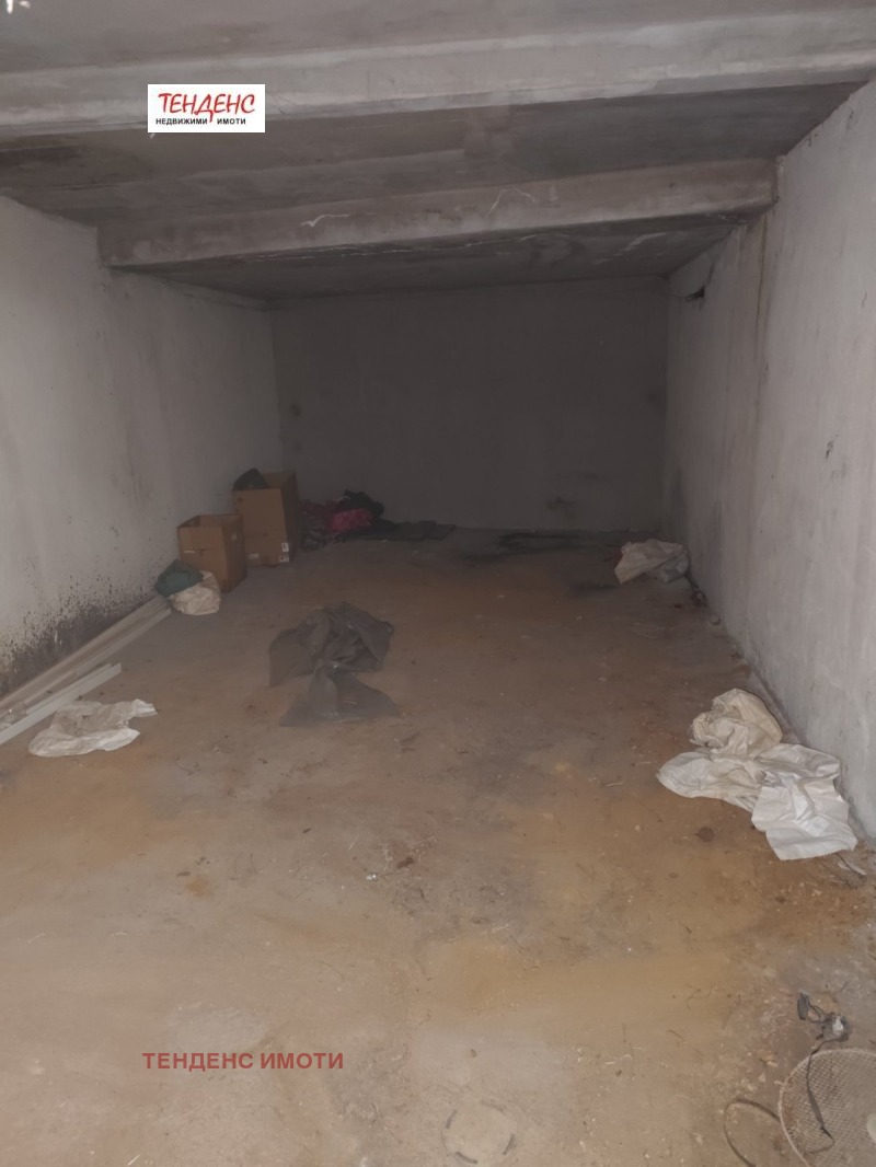 À venda  Garagem Kardjali , Vazrojdenci , 25 m² | 35556025