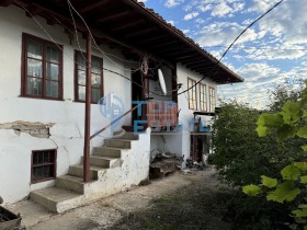 Huis Samovodene, regio Veliko Tarnovo 1