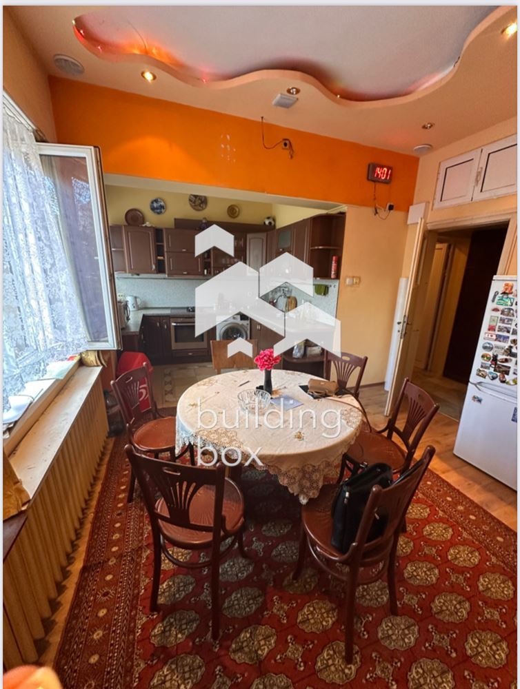 Продава 3-СТАЕН, гр. София, Яворов, снимка 2 - Апартаменти - 52635025