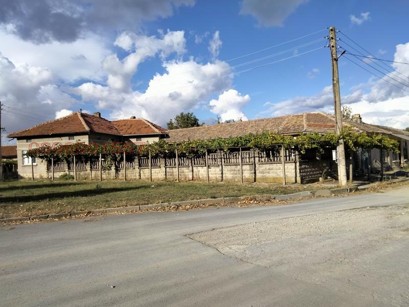 Продава КЪЩА, с. Имренчево, област Шумен, снимка 2 - Къщи - 56527471
