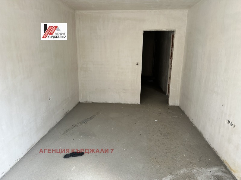 Продава 3-СТАЕН, гр. Кърджали, Възрожденци, снимка 4 - Апартаменти - 53200891