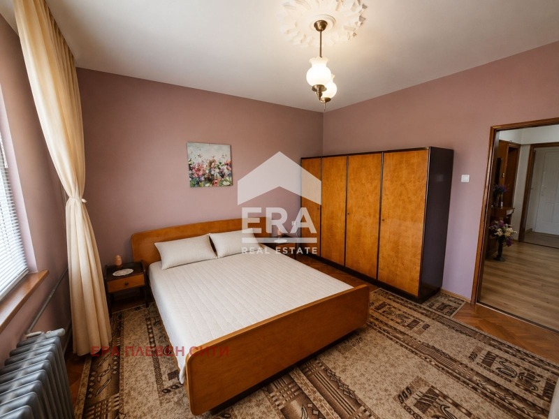 Продава 3-СТАЕН, гр. Плевен, Идеален център, снимка 2 - Апартаменти - 55623499