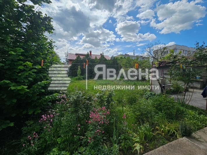 Продава КЪЩА, гр. София, Бенковски, снимка 3 - Къщи - 55083047