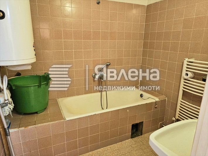 Продава КЪЩА, гр. София, Бенковски, снимка 10 - Къщи - 55083047
