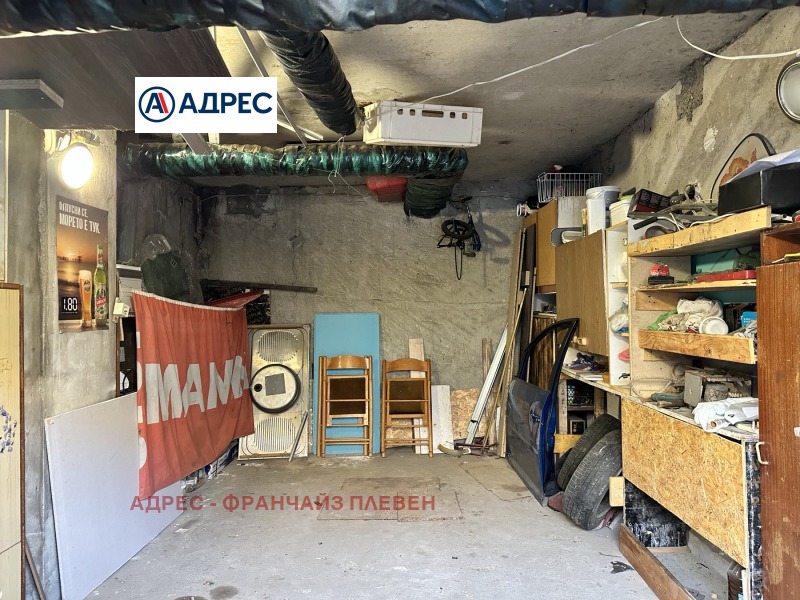 Продава ГАРАЖ, ПАРКОМЯСТО, гр. Плевен, Дружба 3, снимка 2 - Гаражи и паркоместа - 52719237