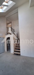 Продава МНОГОСТАЕН, град Варна, Колхозен пазар • 226900 € / 443777.83 лв. • 90439914 3