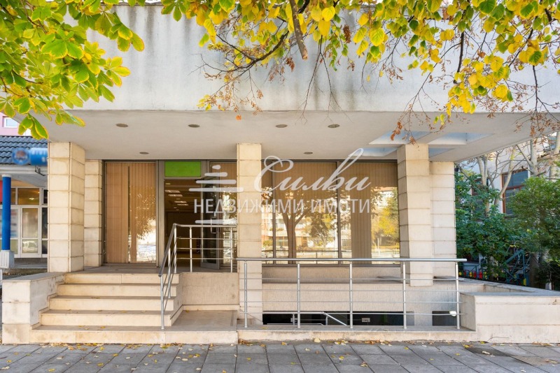 Продава МАГАЗИН в град Шумен, Център - 135 кв.м / 243 000 € » 475 266.69 лв., НЕДВИЖИМИ ИМОТИ СИЛВИ