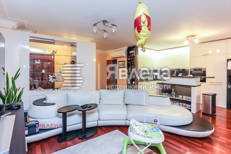 Продава 4-СТАЕН, гр. София, Изток, снимка 7 - Апартаменти - 52945561