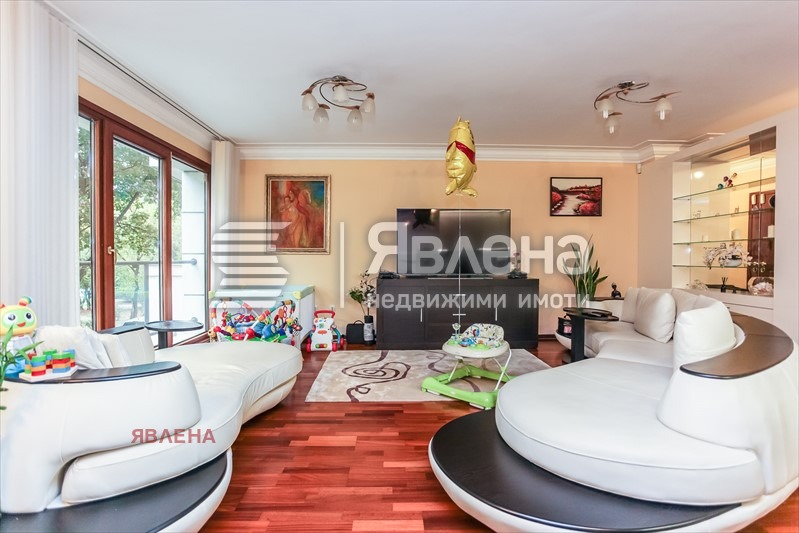 Продава 4-СТАЕН, гр. София, Изток, снимка 6 - Апартаменти - 52945561