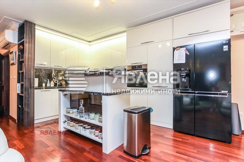 Продава 4-СТАЕН, гр. София, Изток, снимка 2 - Апартаменти - 52945561