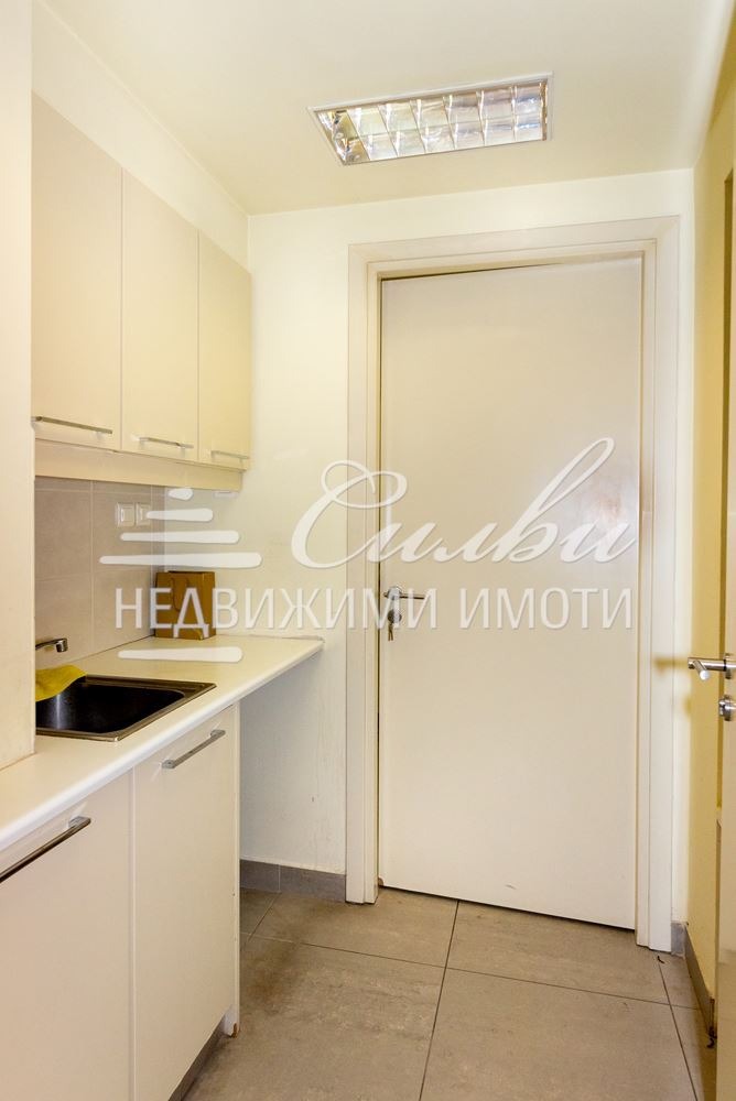 Продава МАГАЗИН, гр. Шумен, Център, снимка 8 - Магазини - 52602598