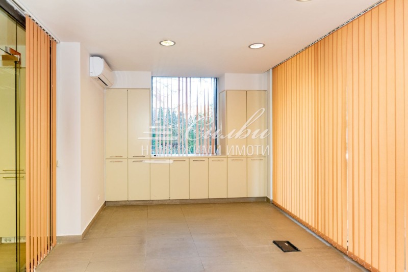 Продава МАГАЗИН, гр. Шумен, Център, снимка 3 - Магазини - 52602598