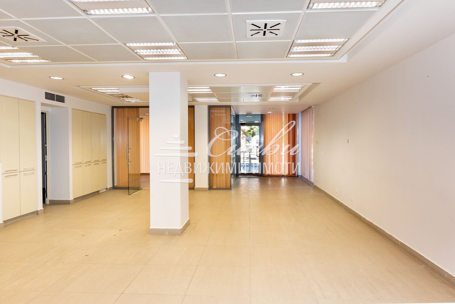 Продава МАГАЗИН, гр. Шумен, Център, снимка 2 - Магазини - 52602598