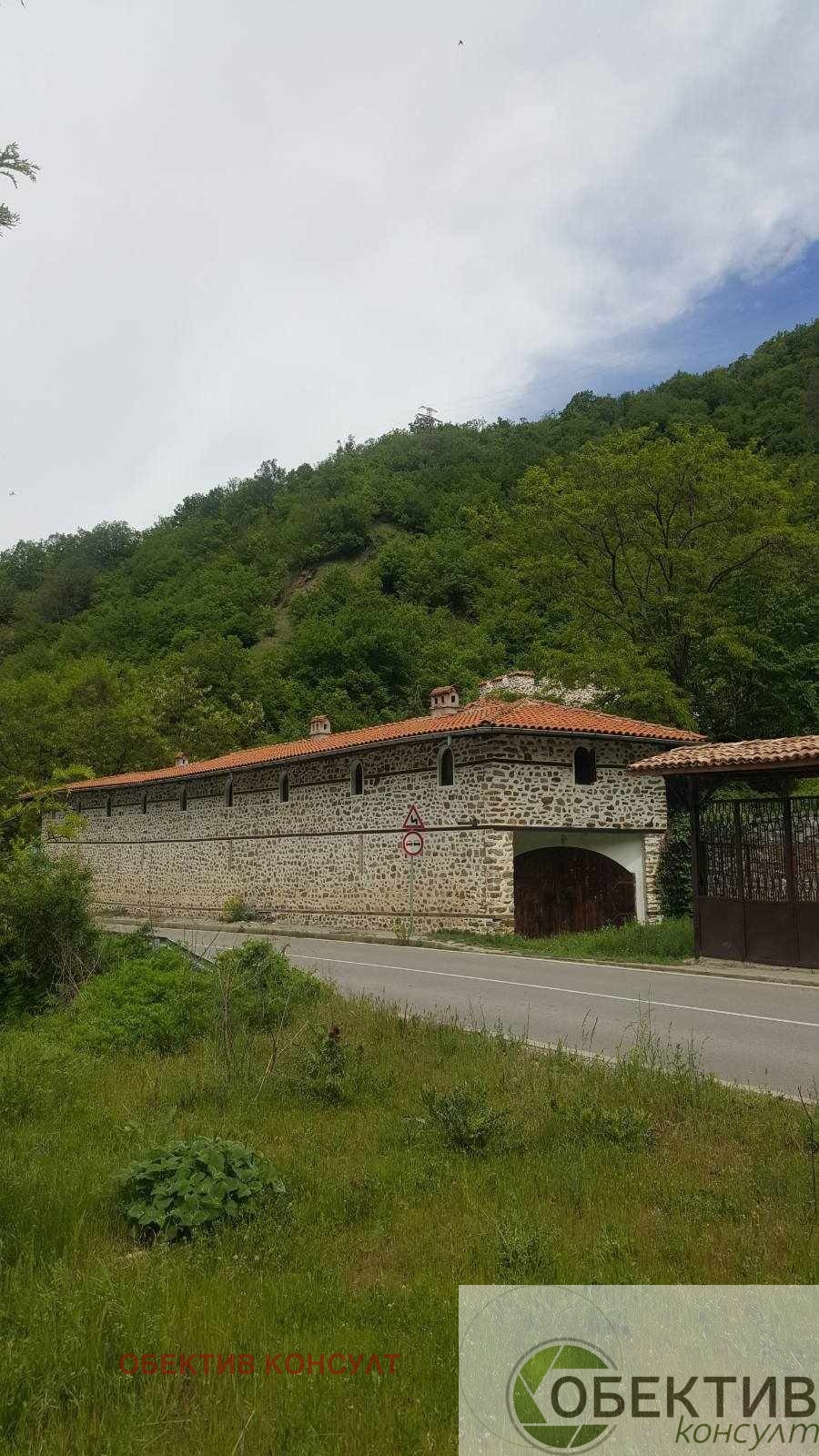Продава ХОТЕЛ, с. Пастра, област Кюстендил, снимка 2 - Хотели - 54606486