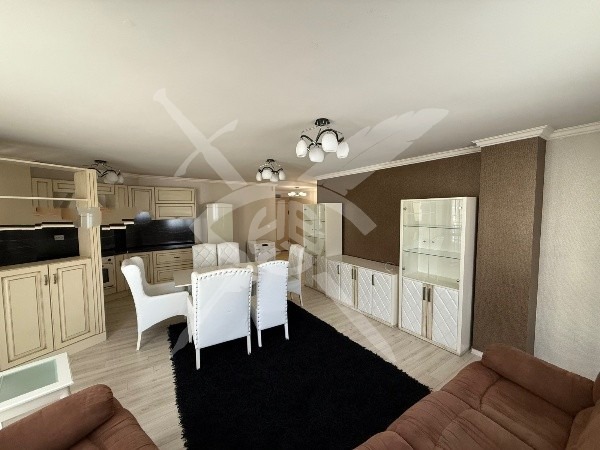 Продава 4-СТАЕН, гр. Бургас, Център, снимка 2 - Апартаменти - 52798350