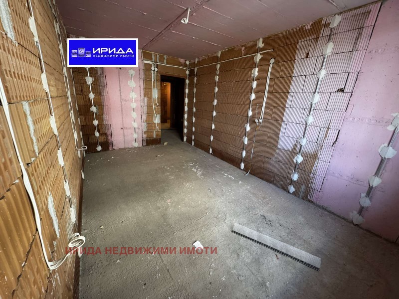 In vendita  2 camere da letto Sofia , Krasna poliana 2 , 78 mq | 64090640