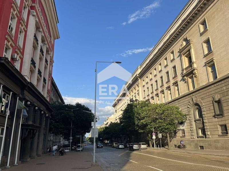 Продава 3-СТАЕН, гр. София, Център, снимка 2 - Апартаменти - 51125849