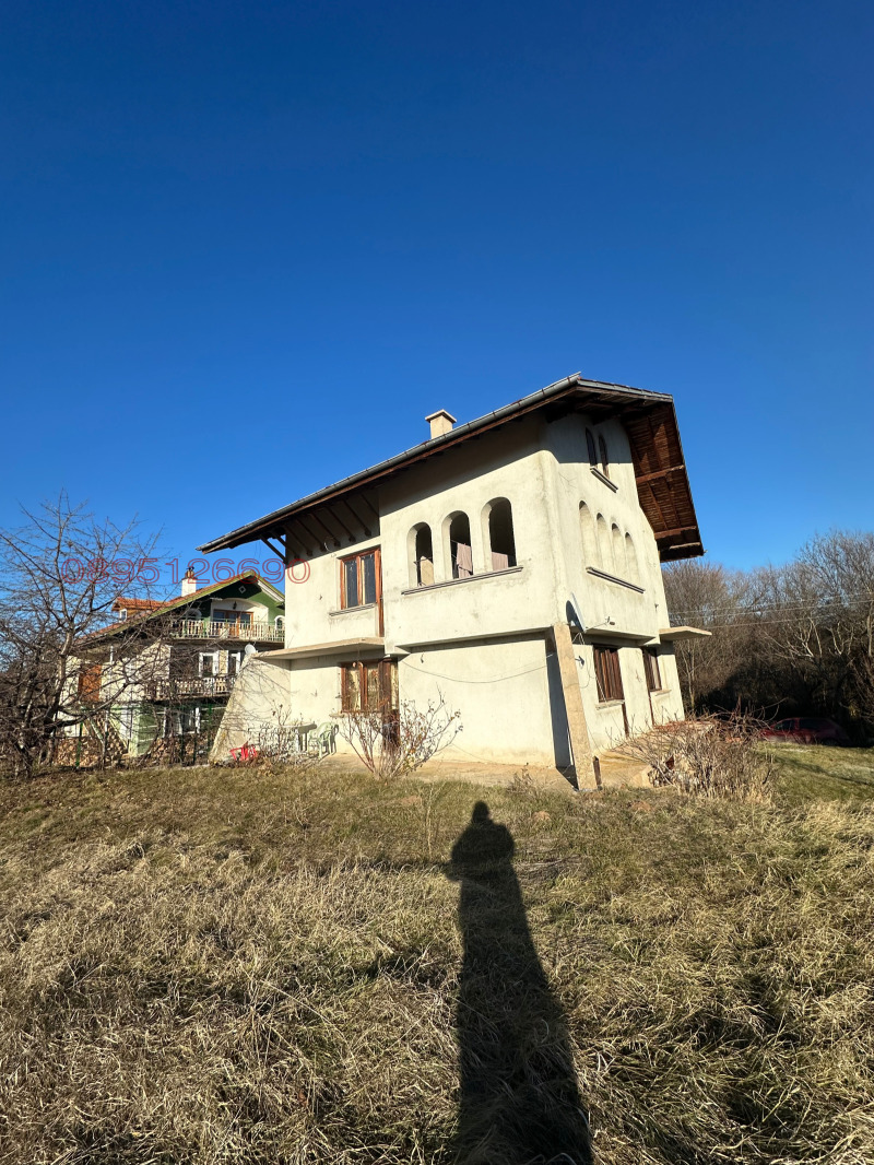 Продава КЪЩА, с. Бегуновци, област Перник, снимка 2 - Къщи - 53347944