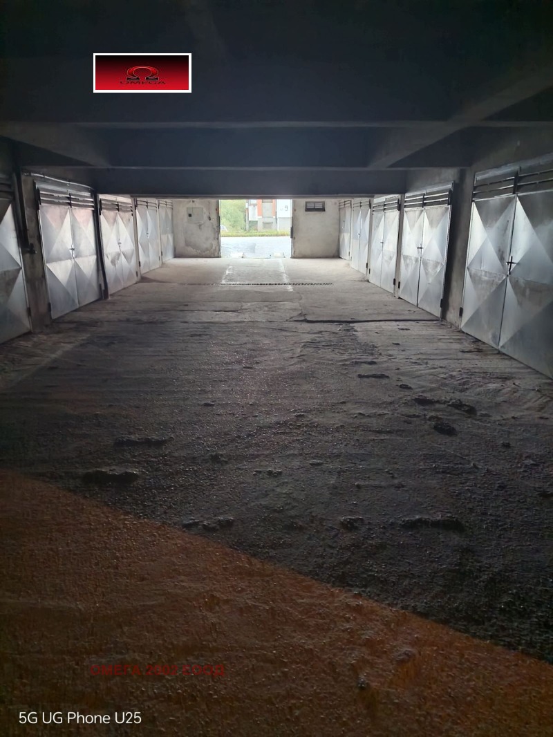 Продава ГАРАЖ, ПАРКОМЯСТО, гр. Русе, Родина 3, снимка 2 - Гаражи и паркоместа - 52221349