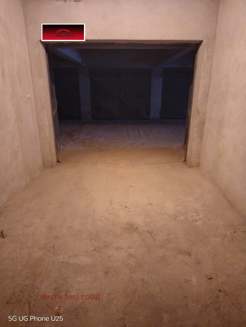 Продава ГАРАЖ, ПАРКОМЯСТО, гр. Русе, Родина 3, снимка 3 - Гаражи и паркоместа - 52221349