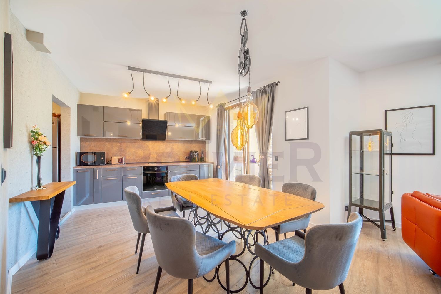 Продава 3-СТАЕН, гр. Варна, Бриз, снимка 4 - Апартаменти - 55623569