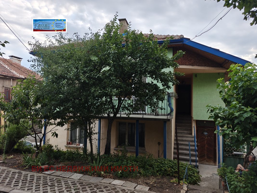 Продава КЪЩА, гр. Перник, Църква, снимка 2 - Къщи - 46856729
