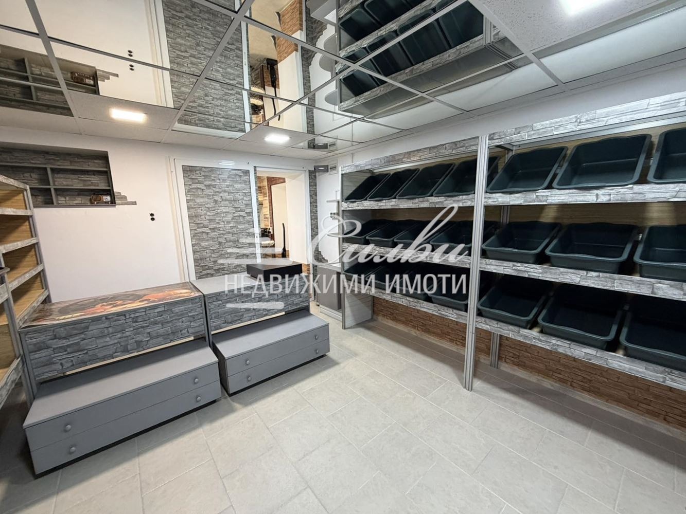 Продава МАГАЗИН, гр. Шумен, Център, снимка 2 - Магазини - 54911816