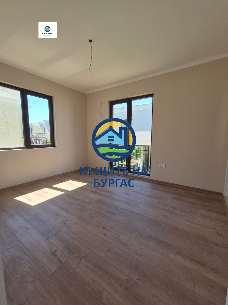 Продава КЪЩА, гр. Бургас, Сарафово, снимка 3 - Къщи - 53092670