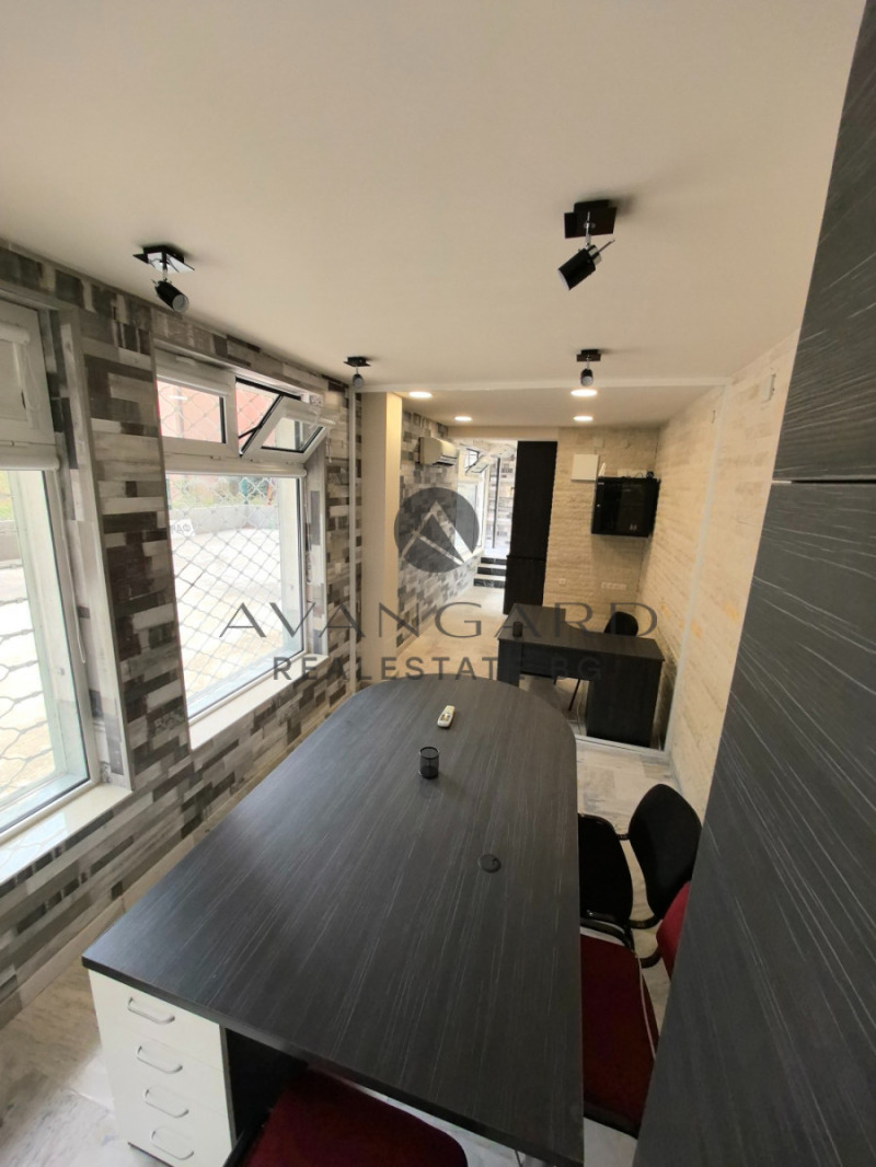 Продава ОФИС в град Пловдив, Център - 38 кв.м / 75 499 € » 147 663.21 лв., АВАНГАРД РИЪЛ ЕСТЕЙТ