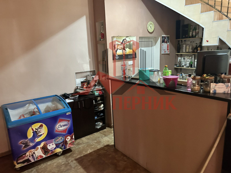 Продава ЗАВЕДЕНИЕ в град Перник, Изток - 200 кв.м / 230 000 € » 449 840.90 лв., ДОМ ПЕРНИК