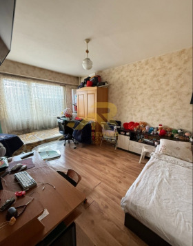 1 ložnice Iztok, Pernik 4