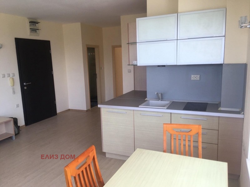 In vendita  2 camere da letto Varna , k.k. Zlatni piasatsi , 109 mq | 79520322 - Immagine [2]