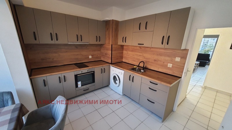 In vendita  2 camere da letto Sofia , Liulin 3 , 88 mq | 11971855