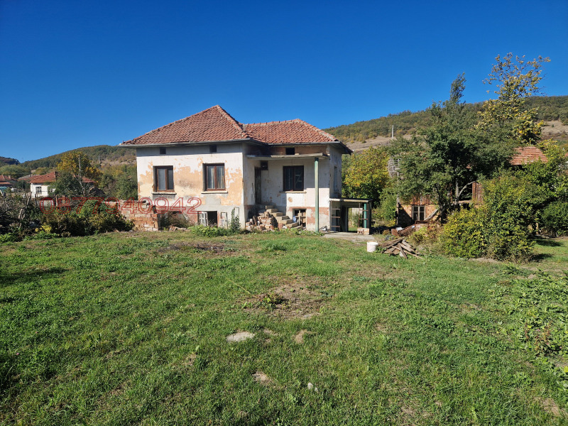 Продава КЪЩА, с. Петко Славейков, област Габрово, снимка 6 - Къщи - 52782537