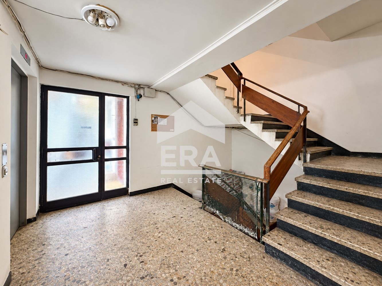 Продава 4-СТАЕН, гр. София, Лагера, снимка 9 - Апартаменти - 56599747