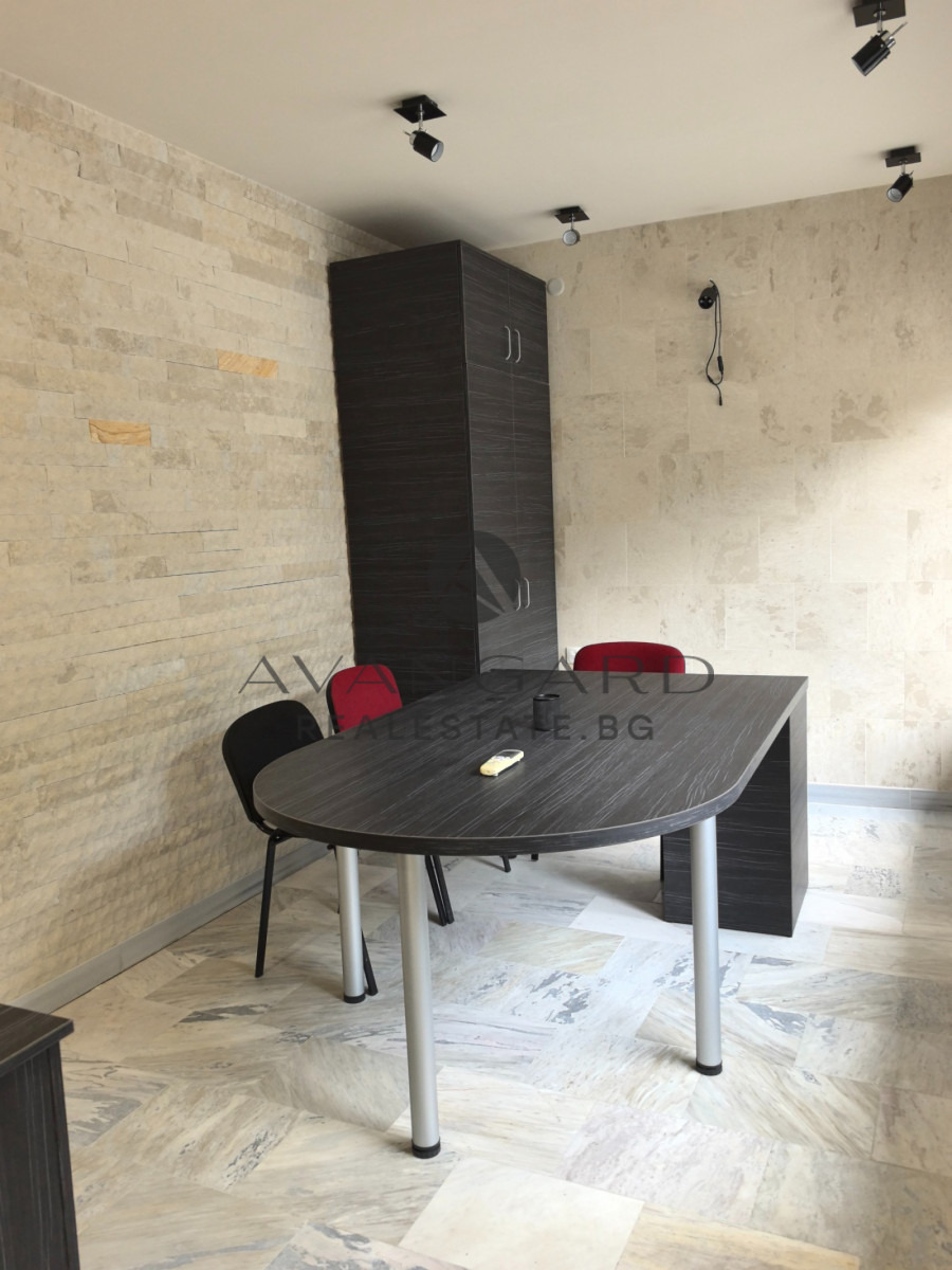 Продава ОФИС, гр. Пловдив, Център, снимка 2 - Офиси - 51298414