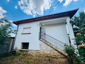 Продава къща област Монтана гр. Берковица - [1] 