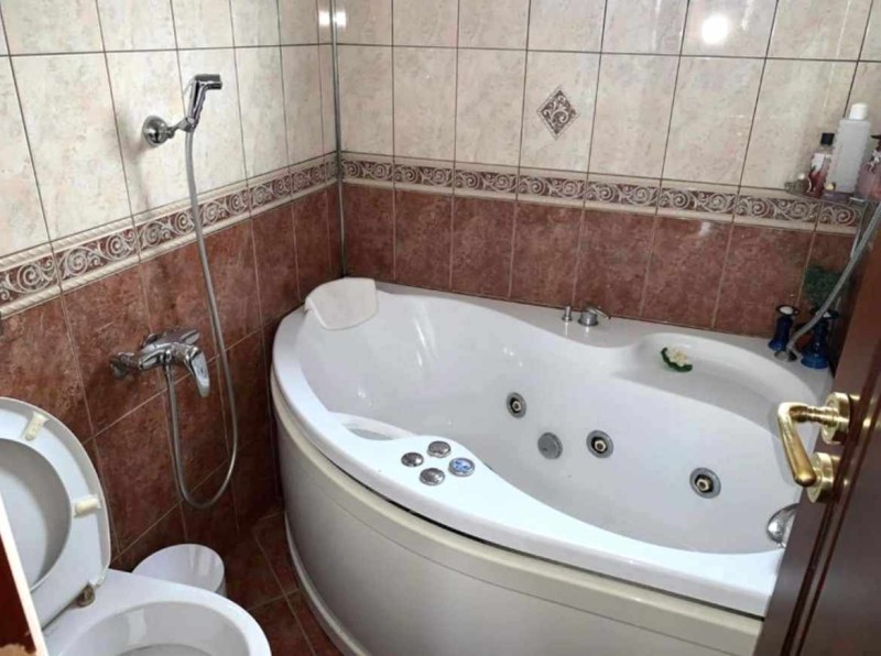 Te koop  2 slaapkamers Vratsa , Tsentar , 120 m² | 76858996 - afbeelding [8]