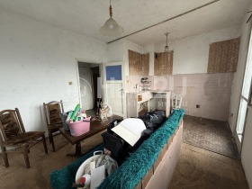1 quarto Mladost 1, Varna