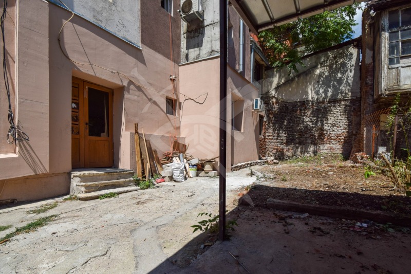 Продава  4-стаен град София , Център , 88 кв.м | 28575556