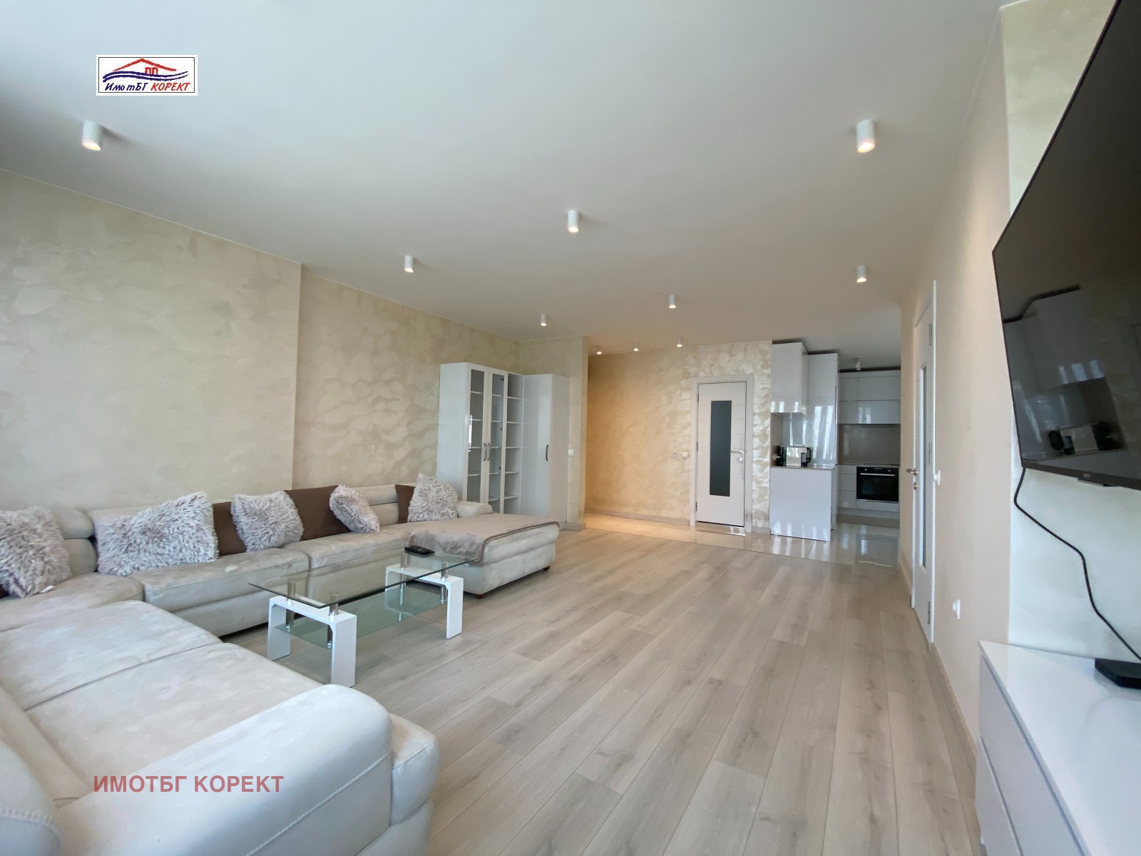 Продава 3-СТАЕН, гр. София, Център, снимка 2 - Апартаменти - 51889139