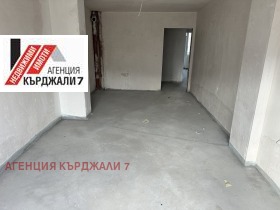 2 спальни Възрожденци, Кърджали