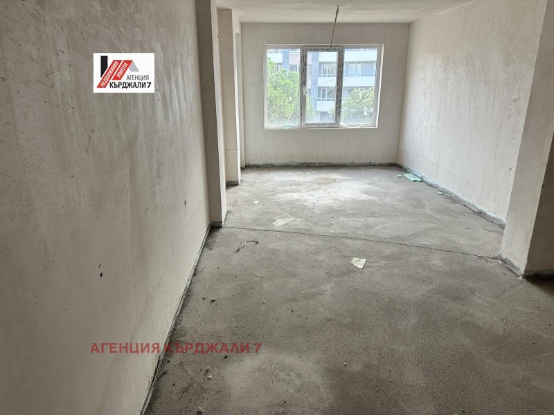 Продается  2 спальни Кърджали , Възрожденци , 95 кв.м | 37935178 - изображение [3]