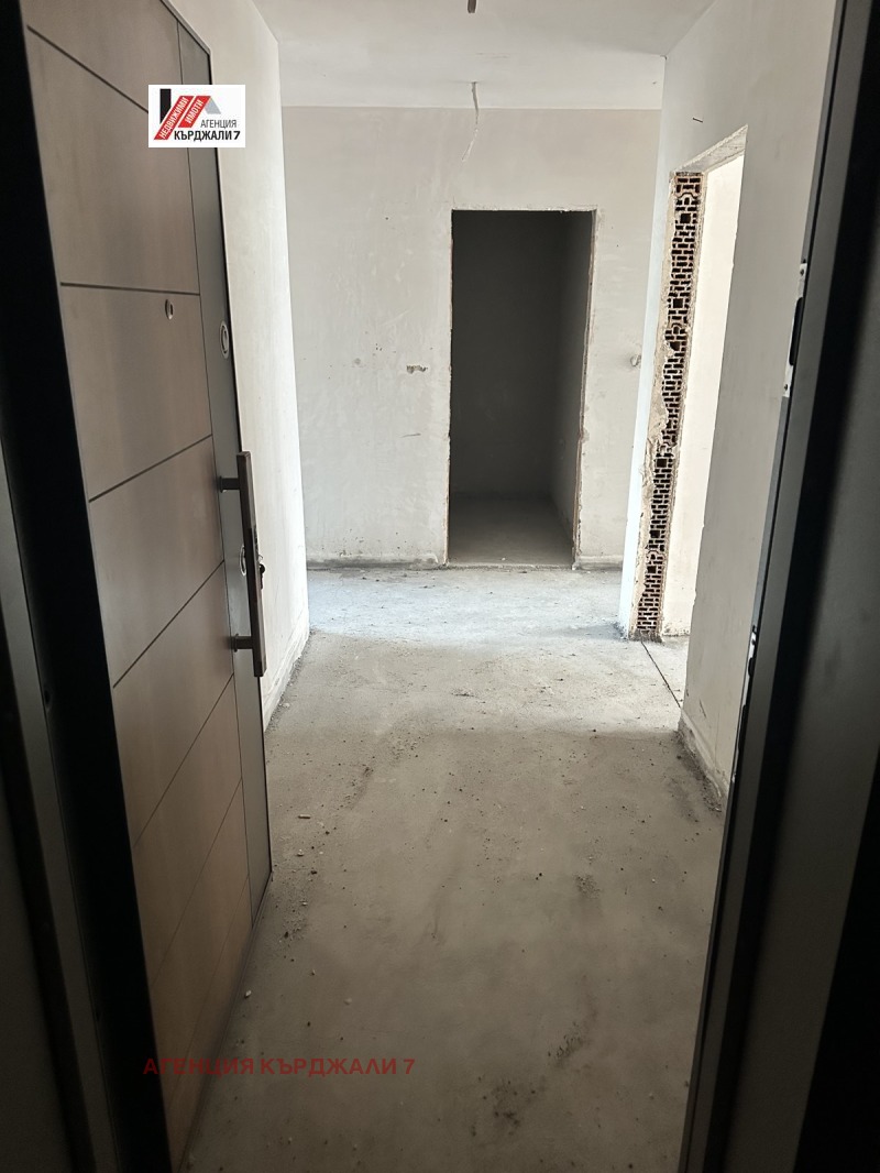 Продается  2 спальни Кърджали , Възрожденци , 95 кв.м | 37935178 - изображение [2]
