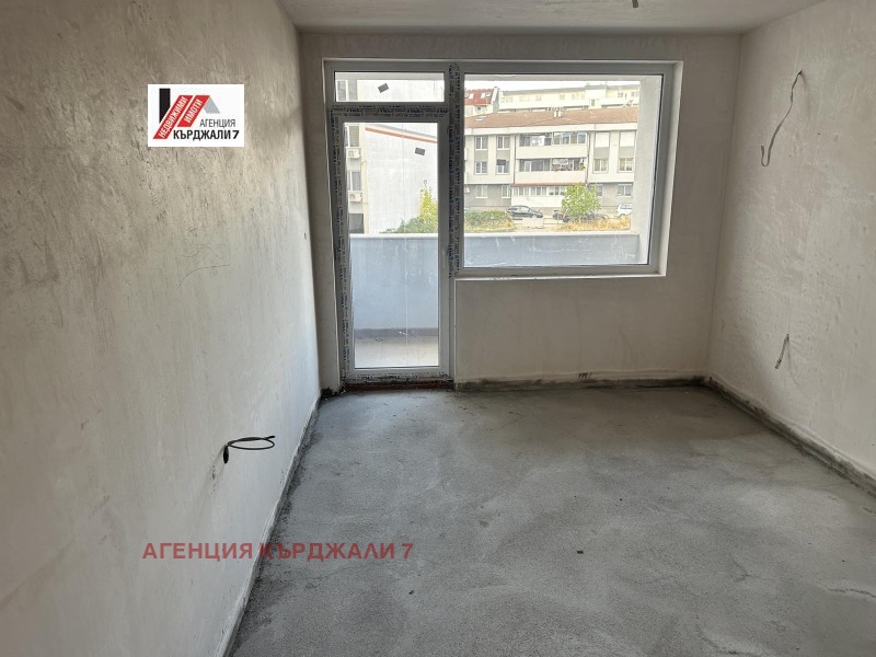 Продается  2 спальни Кърджали , Възрожденци , 95 кв.м | 37935178 - изображение [9]