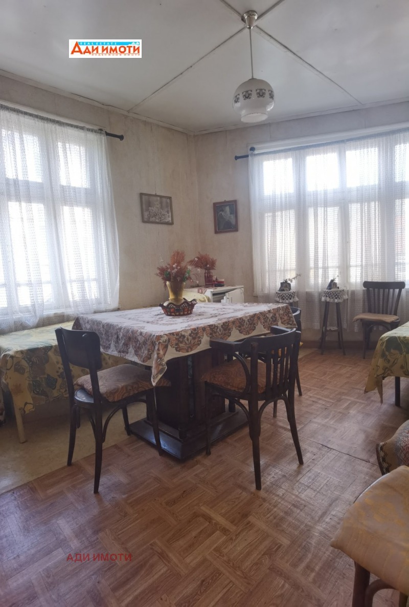 Продава  Етаж от къща област Пловдив , гр. Карлово , 240 кв.м | 99423287 - изображение [5]